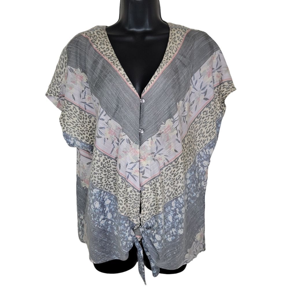 Bobeau Nwot floral leopard print rayon blend knit hem shirt top size Large